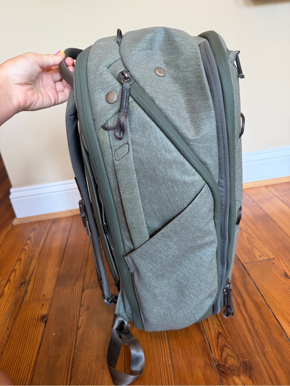 NWOT Peak Design 45L Travel Backpack in Sage Green - Picture 4 of 11